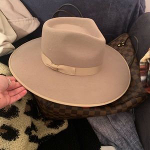 Brand new lack of color hat